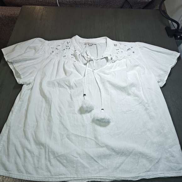 Knox Rose Tops - Knox Rose Woman Top, White In Color With Tassels , Size Medium